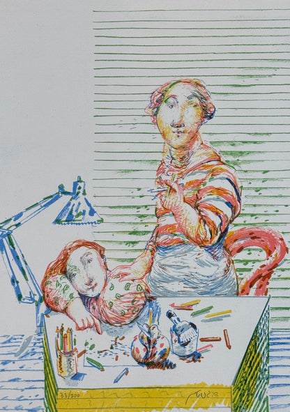ליטוגרפיה של דוד גרשטיין, שיעור ציור, אם או מורה בחולצת פסים מסבירה לילד עם שיער מתולתל, יושב לשולחן עמוס עפרונות ומכחולים, בקו אקספרסיבי וצבעוני, חתומה בעיפרון.