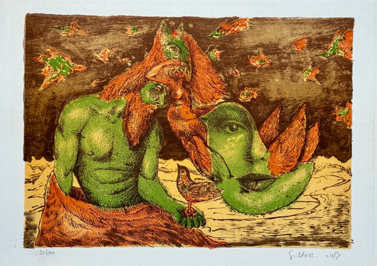 ליטוגרפיה של יעקב גילדור, דמויות מיתולוגיות, דמויות אדם-חיה ירוקות וכתומות בעולם דמיוני: גוף אנוש ירוק עם ראש מבוגר חיה, ועליו ציפור פנימית, על רקע חום עם פרגנקטים של דגים מנופצים, חתומה בעיפרון.